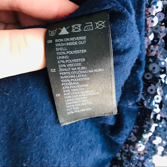 💙H&M NAVY SEQUIN SHORT SLEEVE SHIRT - Picture 3 of 3